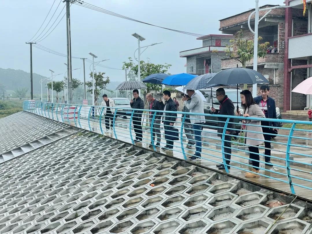 3视察水库移民工程.jpg