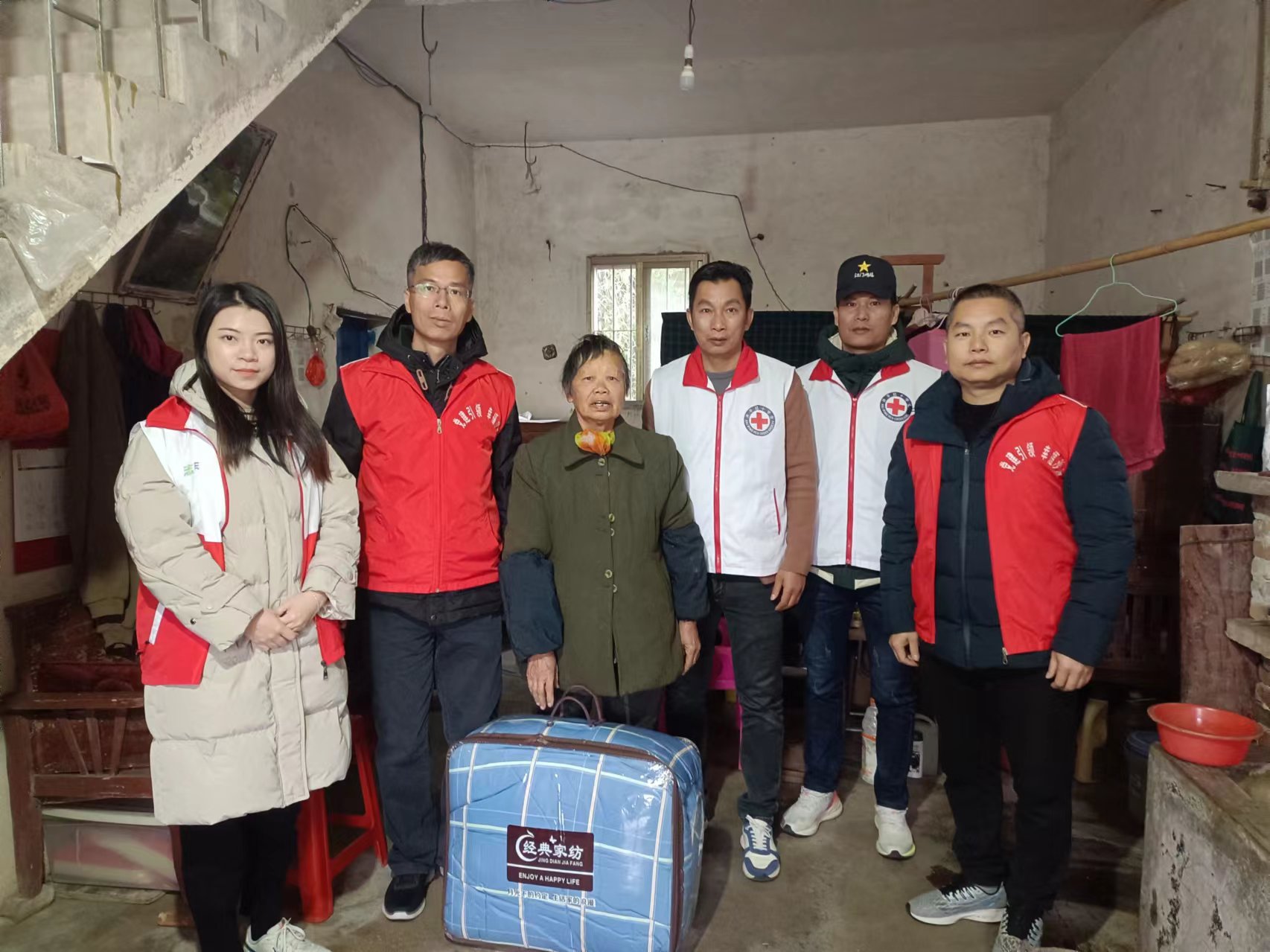 7.关国才组织开展寒潮送温暖活动.jpg