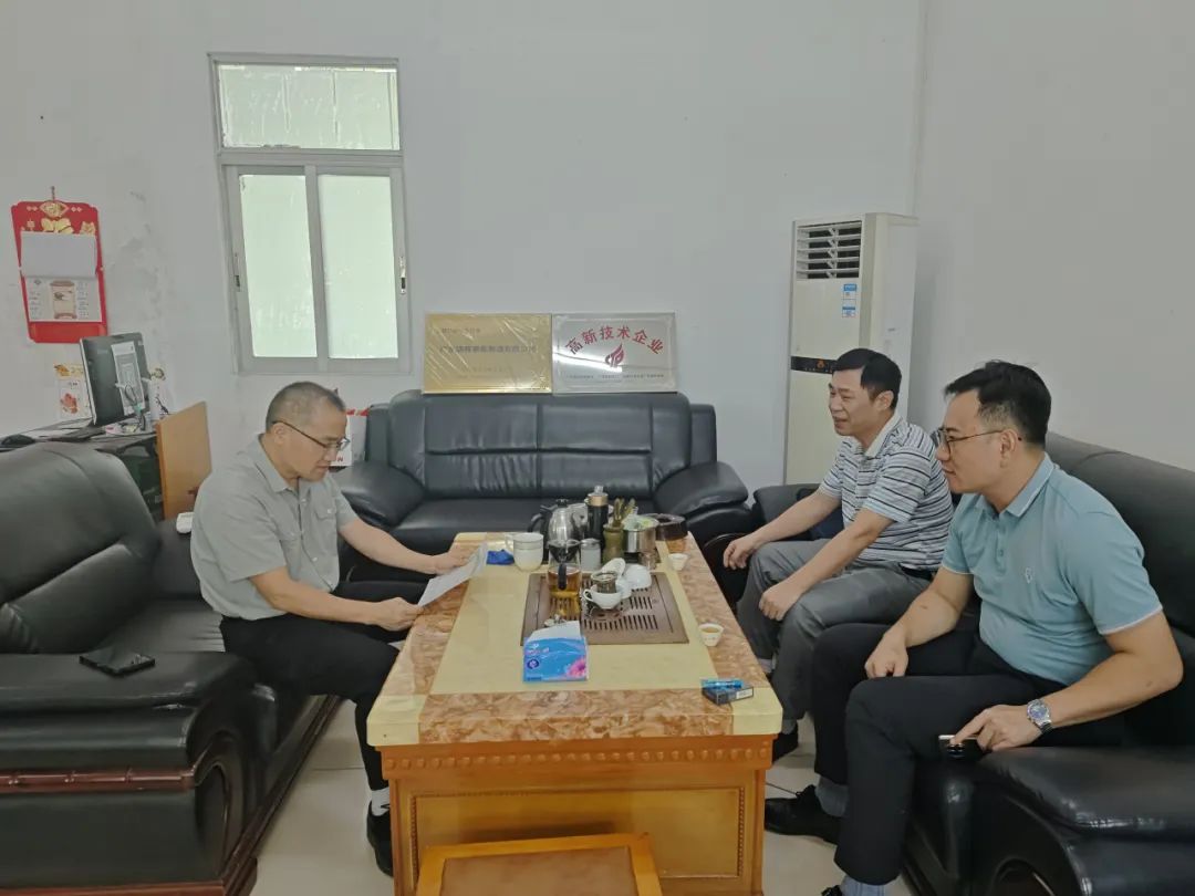 撑起医疗保障伞！龙胜镇深入开展职工互助保障宣传活动